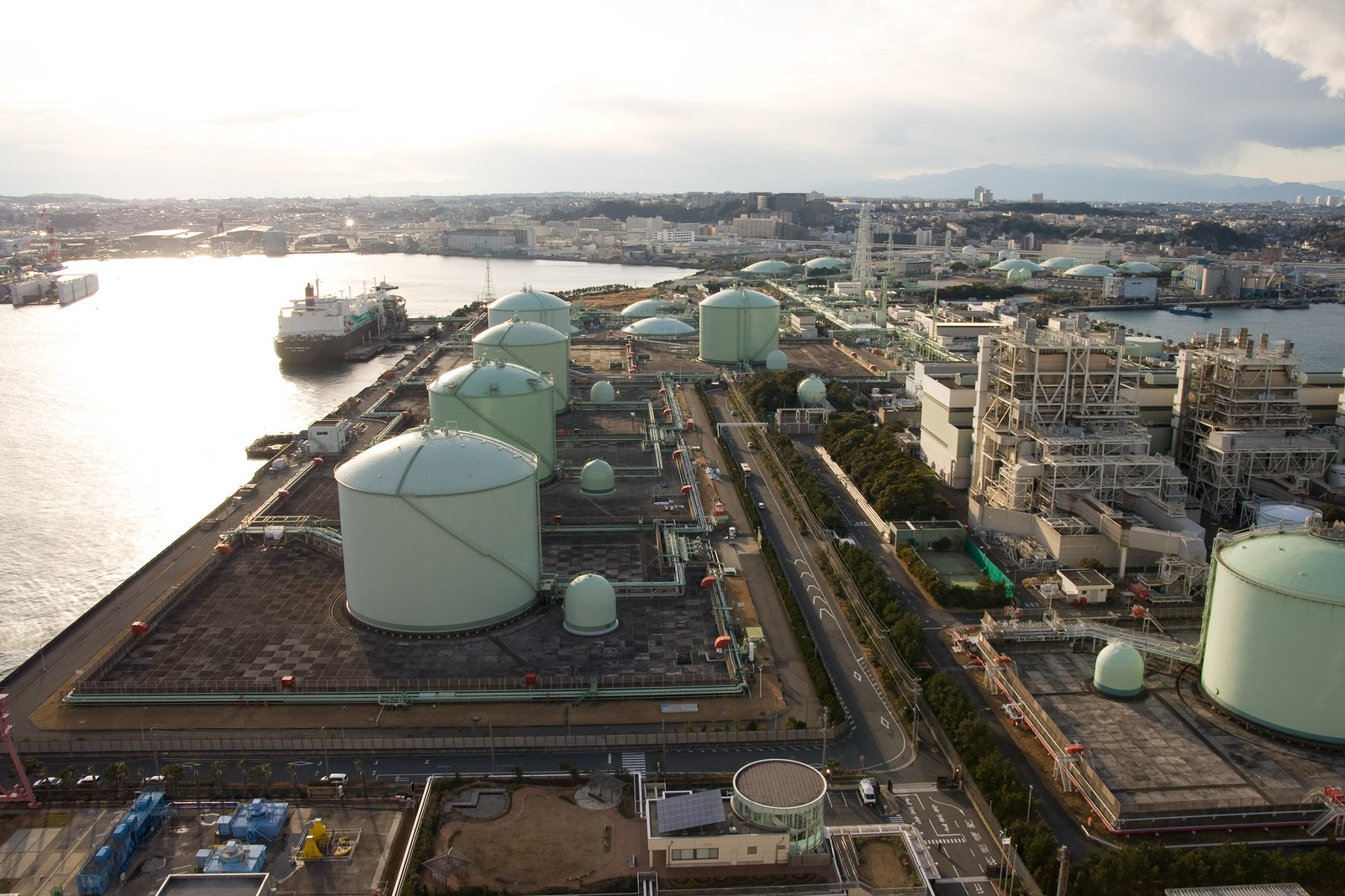 LNG's Pivotal Role in Vietnam's Sustainable Energy Shift