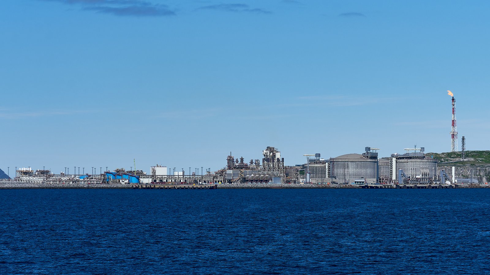 Vietnam's Green Leap: LNG and Solar Power Synergy by 2026