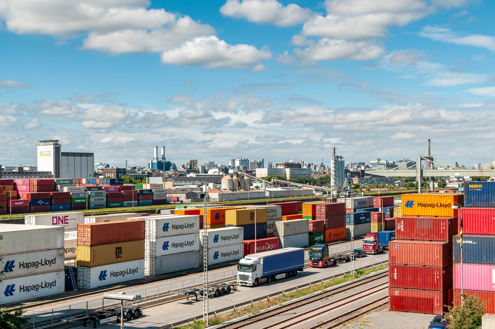 Exploring Vietnam's E-Commerce Boom: 2026 Logistics Innovations