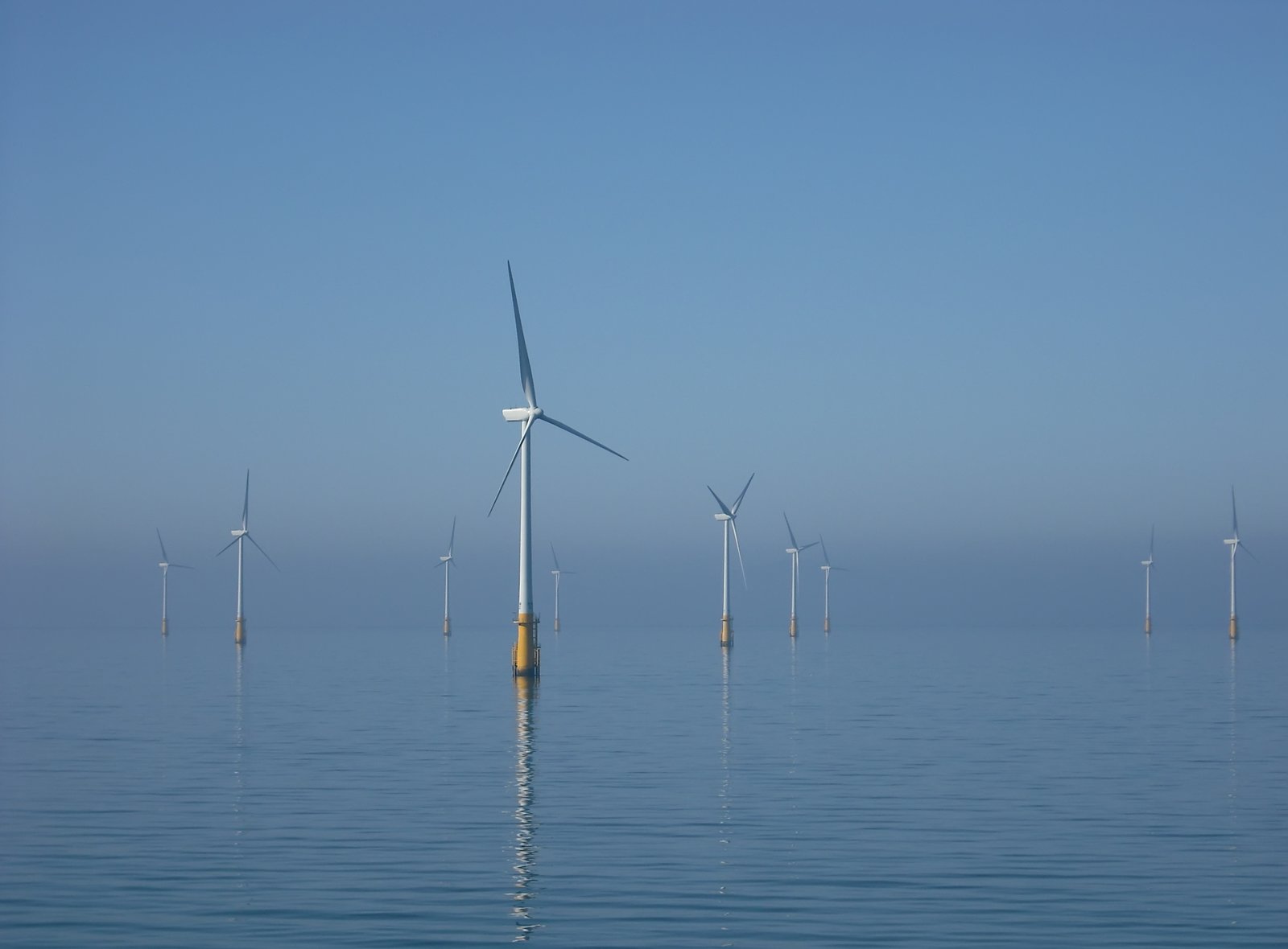 Vietnam's Energy Transition: LNG, Solar, and Wind Power Growth Dynamics by 2026