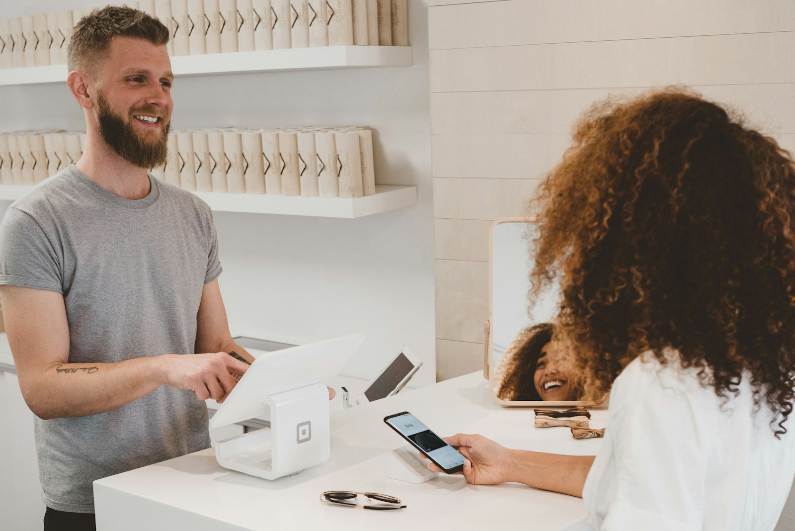 Vietnam's Digital Leap: E-commerce Growth Insights by 2026