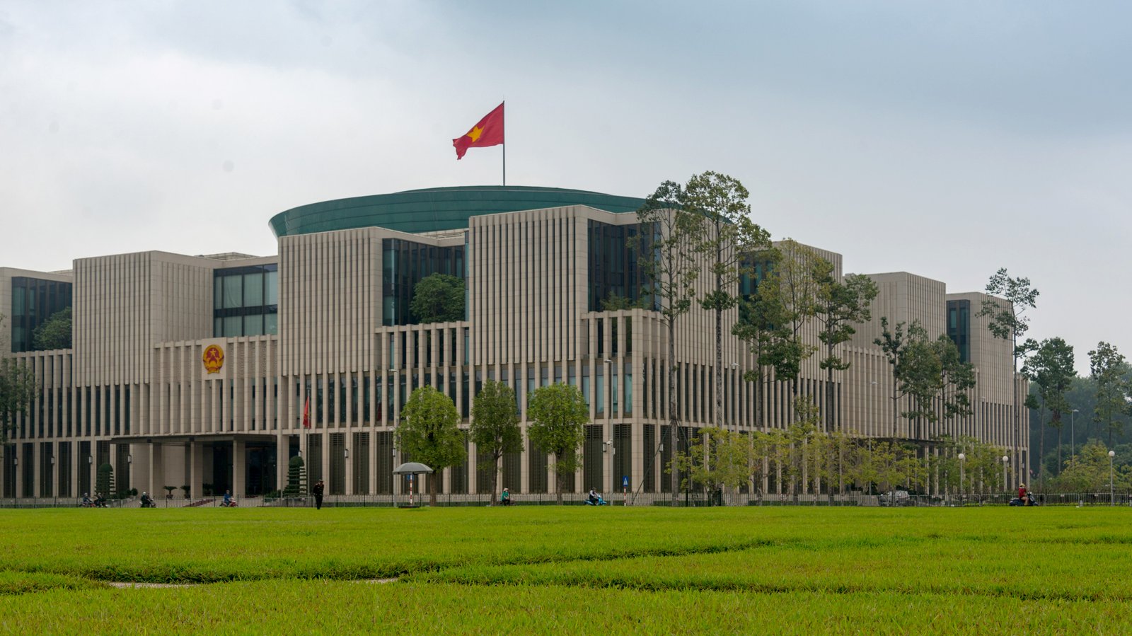 Streamlined Investment: 15-Day Approvals, Post-Licensing Scrutiny